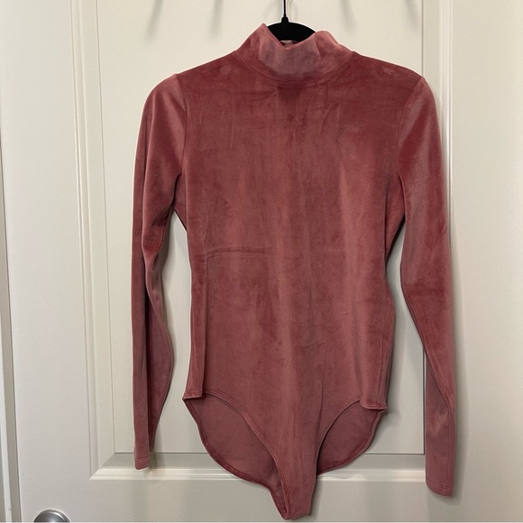 Elegant Pink Long Sleeve Velvet Bodysuit Large NWT - Picture 1 of 4